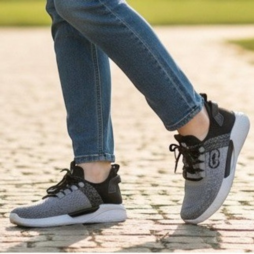 Ecko Unltd Womens Grey Black Knit Athletic Sneakers Size 6 Boys/Size 8 Women NEW